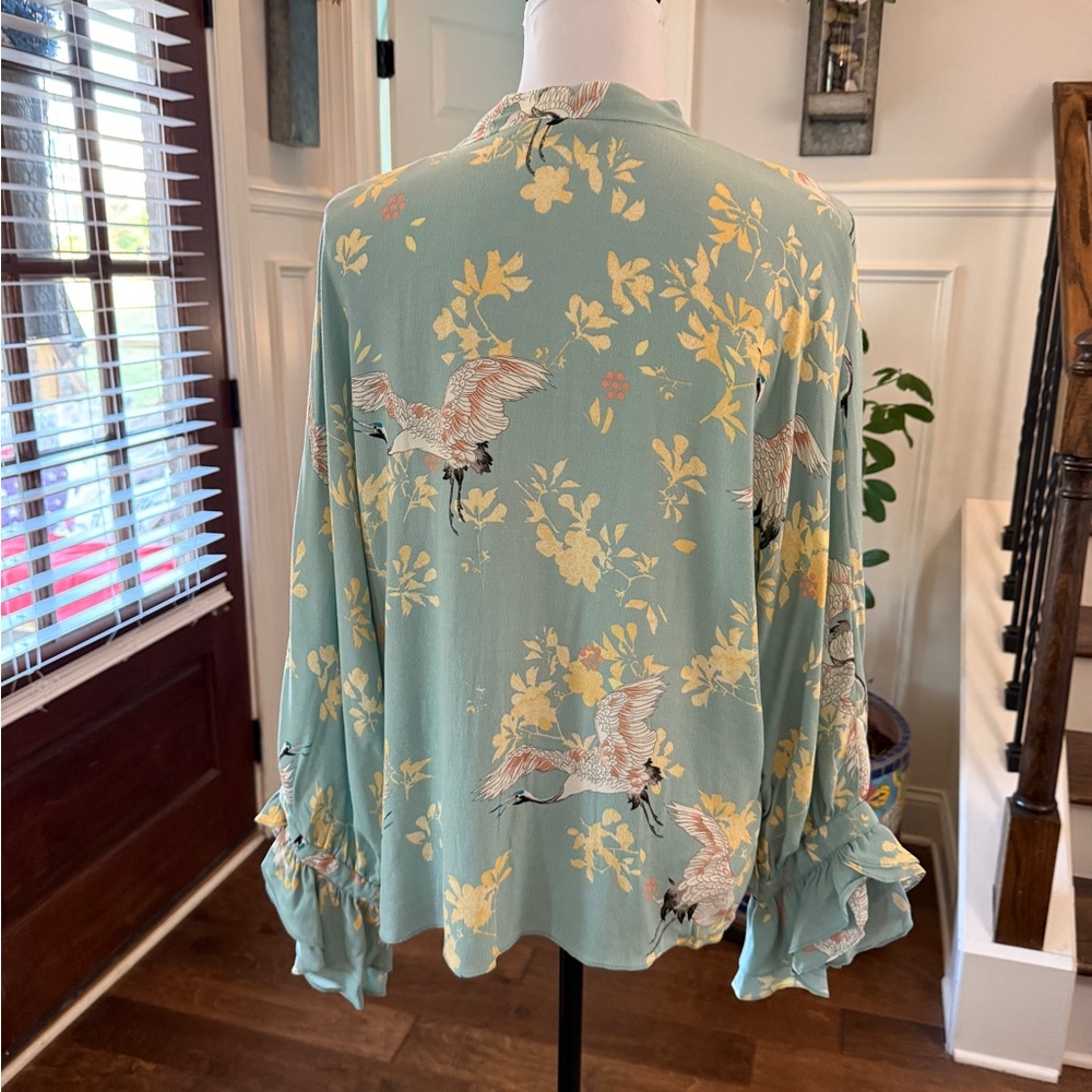 ZARA NWOT Floral Bird Print Ruffle Sleeve Tie Neck with Buttons Top - Picture 4 of 9
